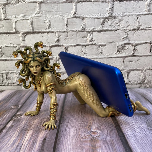 🔥Limited time 70% OFF -🐍Medusa's Gaze Phone Holder – Greek Mythology Snake-Hair Sculpture & Gothic Desk Decor